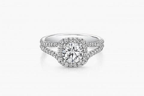 Round Diamond Halo Ring